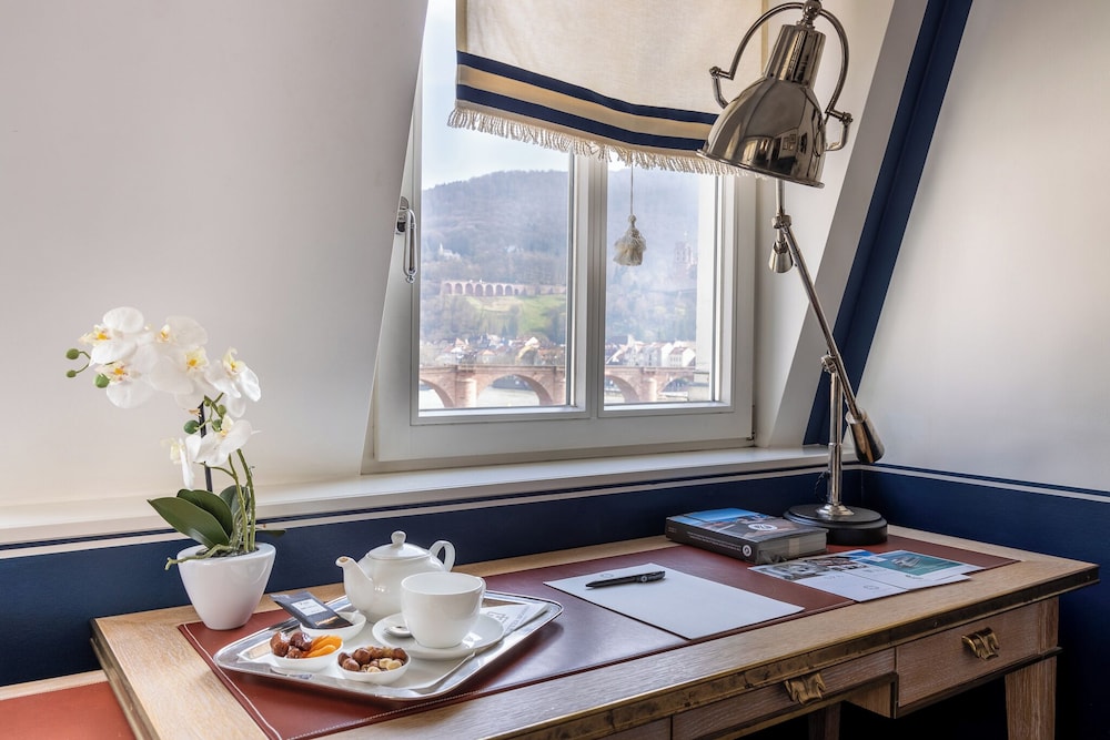 Superior Suite - Photo 12