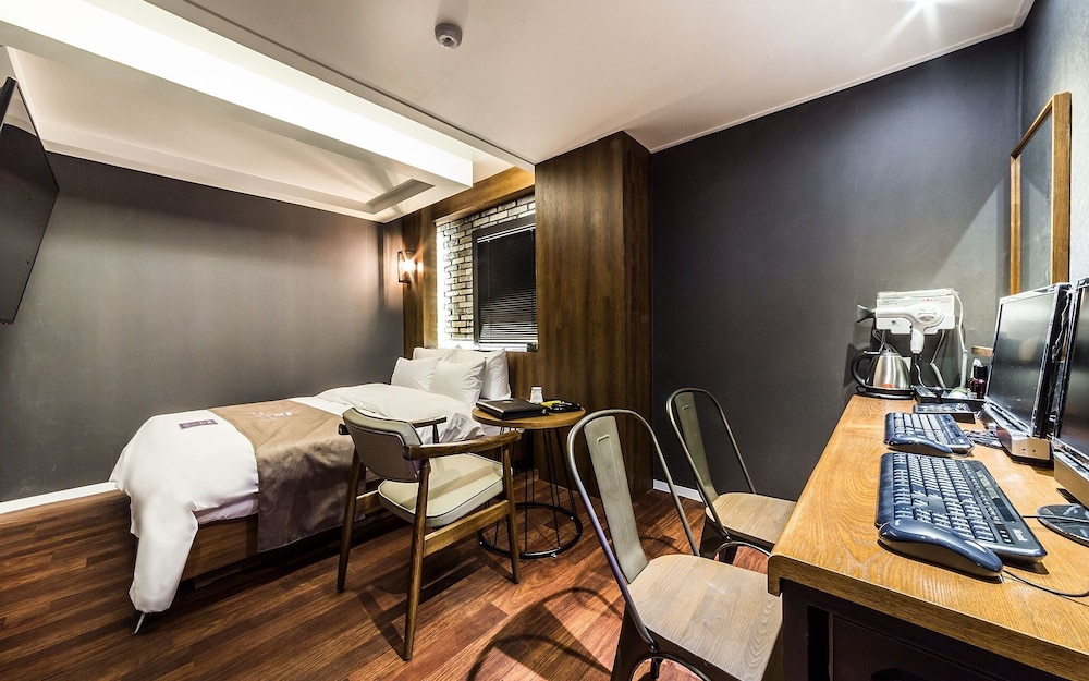 Room (Premium (OTT)) photo 3