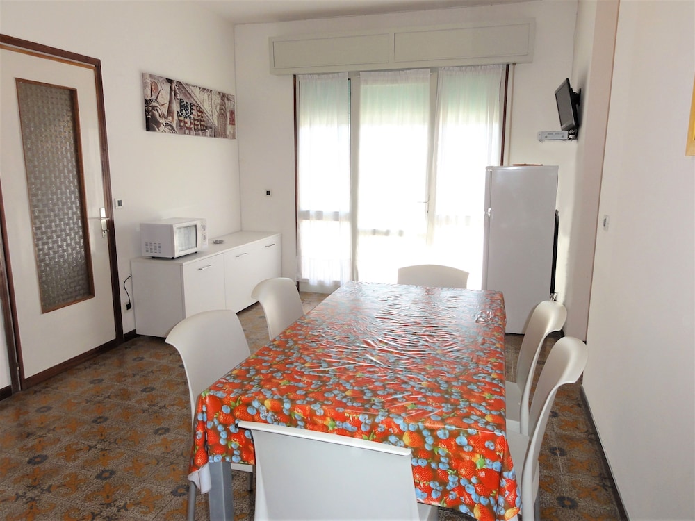 Apartment, 2 Bedrooms (B30027)