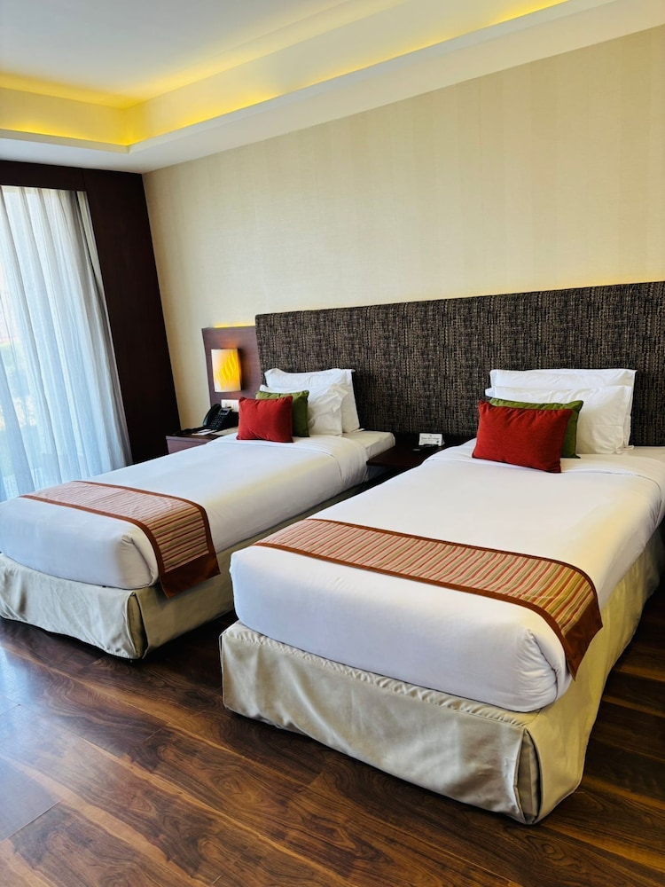 Mountain View Twin Room with Bathtub photo 3
