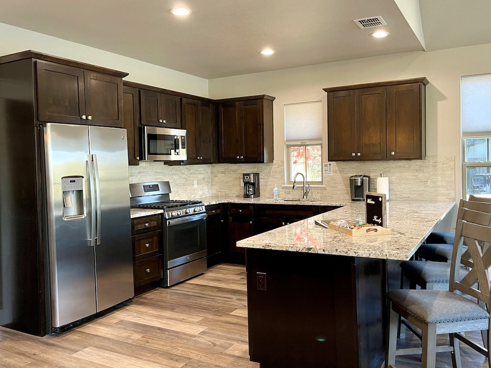 Luxury House, 4 Bedrooms, Patio, Lake View (Villa 620) photo 3