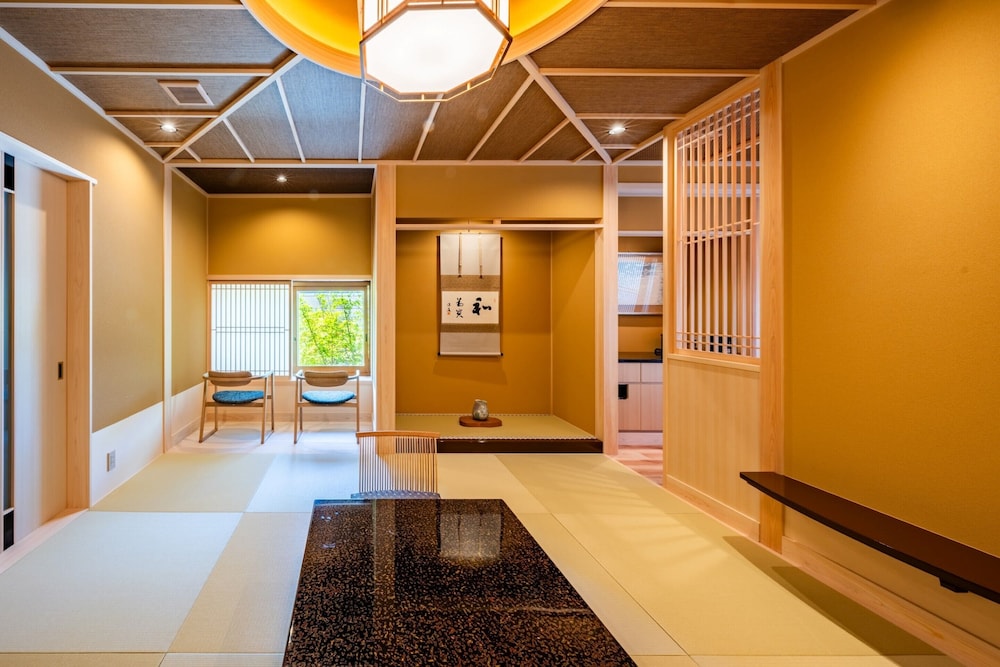 Deluxe Room, Non Smoking, Bathtub photo 2