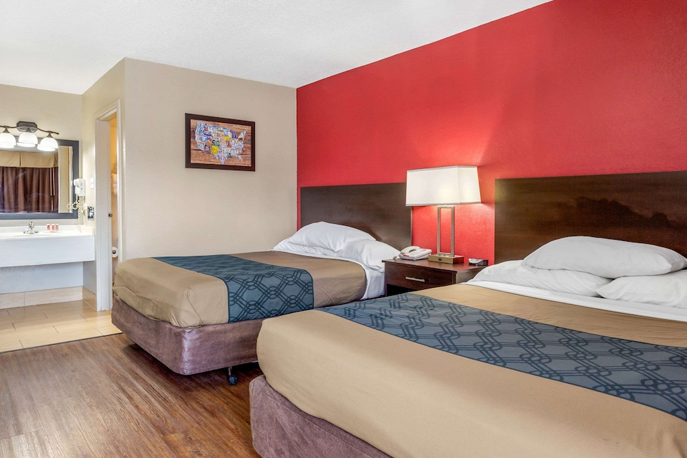 Standard Room, 2 Double Beds, Non Smoking photo 2