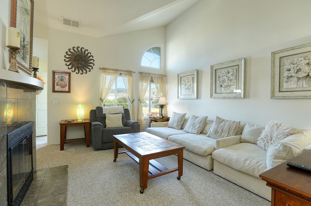 Condo, 2 Bedrooms photo 2