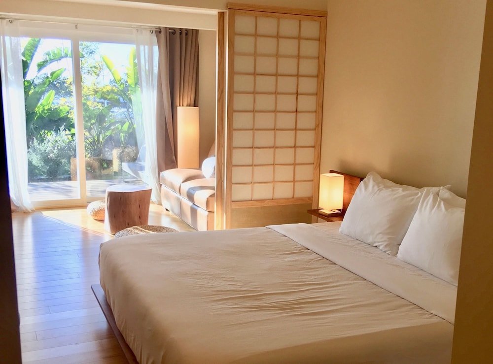 Deluxe Garden Suite