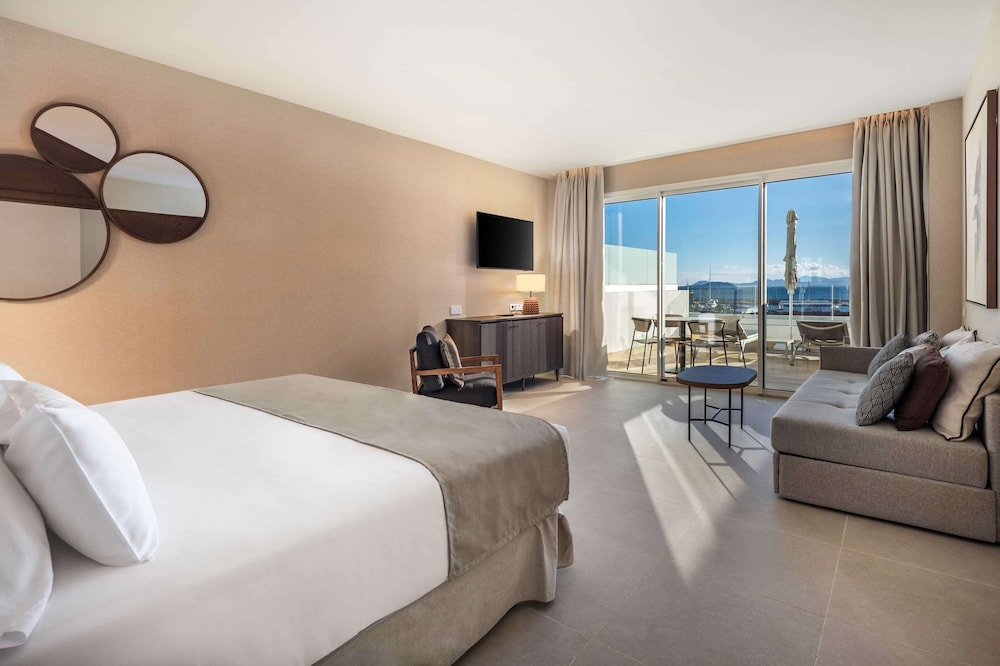 Junior Suite, Sea View (Deluxe) - Photo 1