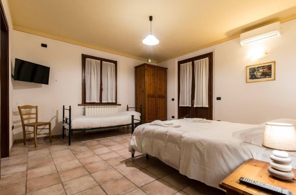 Triple Room photo 2