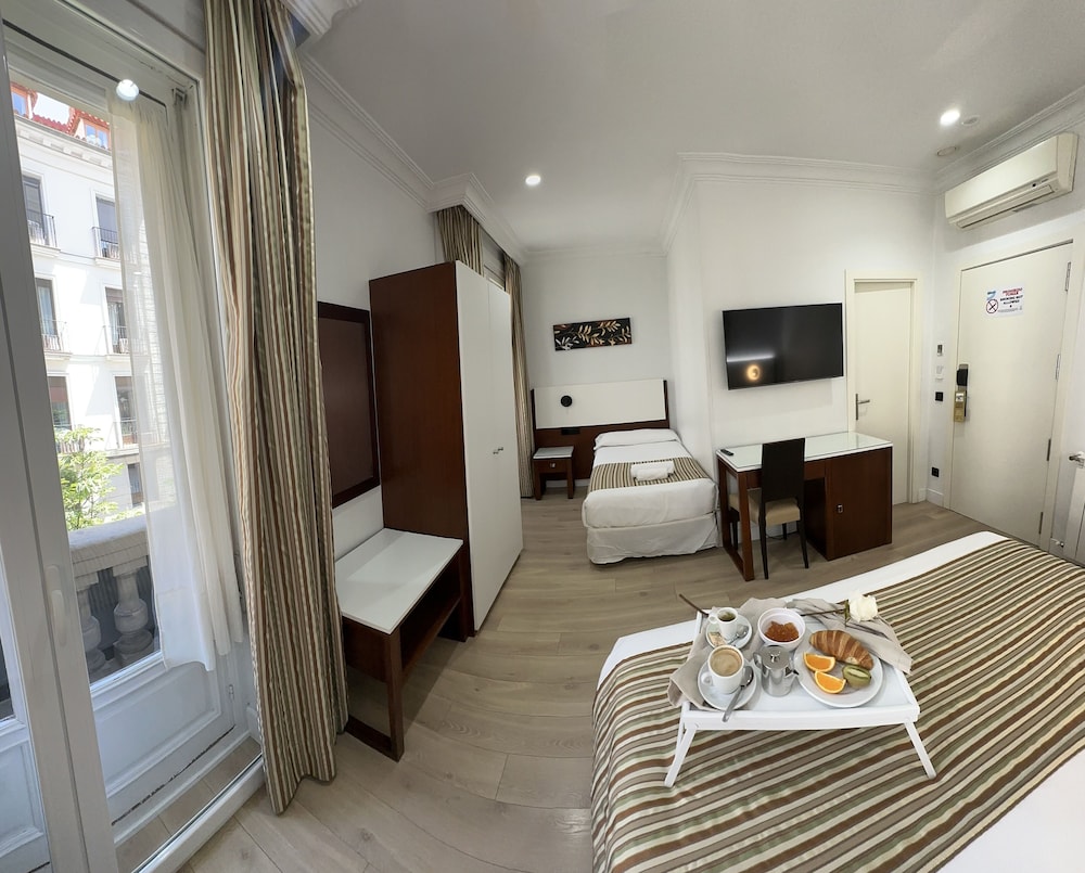 Triple Room (con vistas) - Photo 1