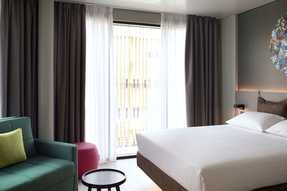 Room, 1 Queen Bed with Sofa bed, City View