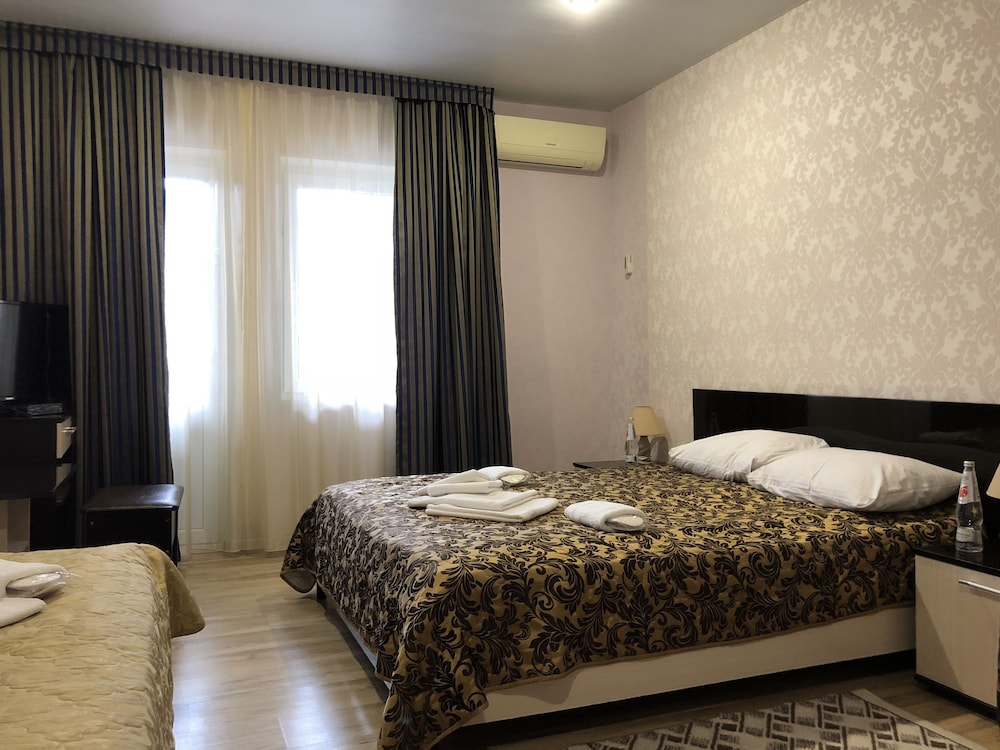 Basic Triple Room, Balcony