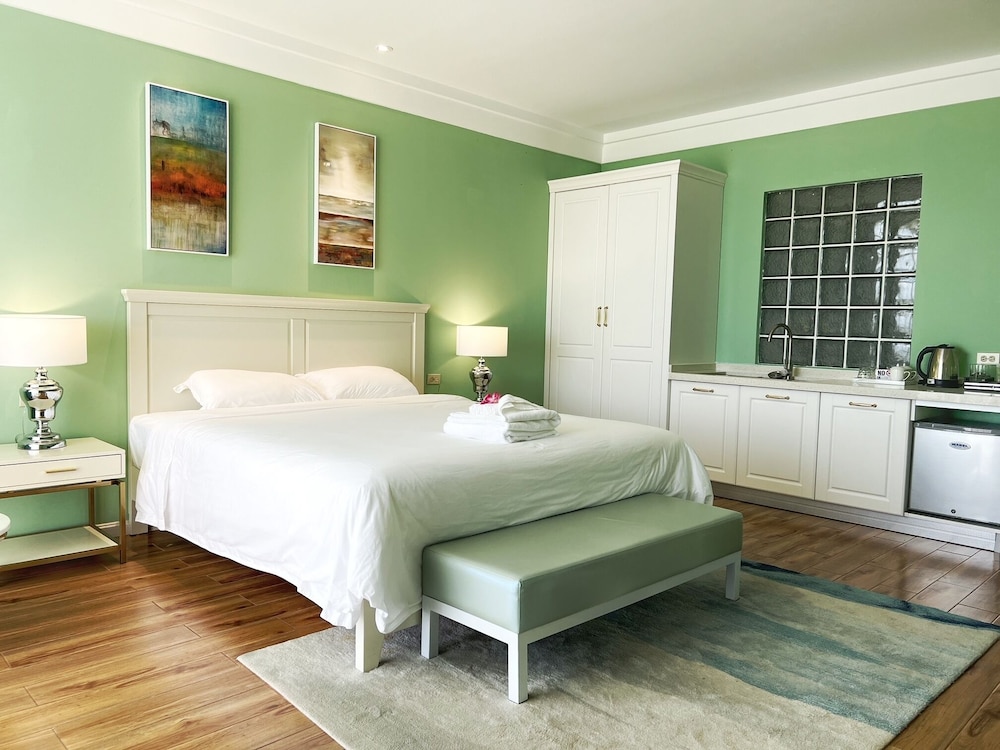 Superior King Room
