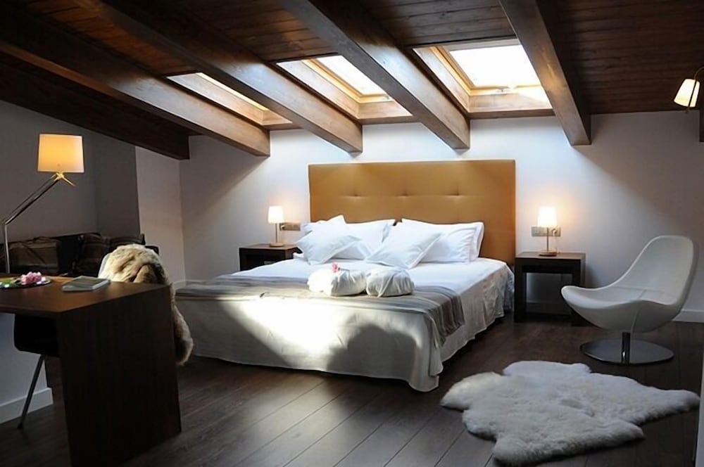 Junior Suite (with Spa Access) photo 2