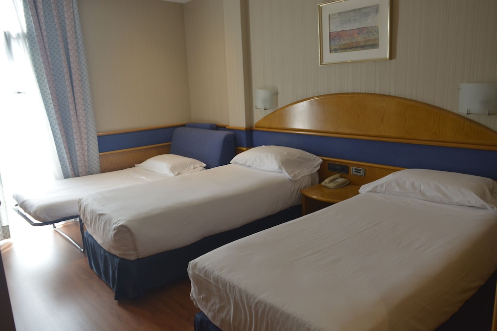 Standard Triple Room (child extra bed) photo 3