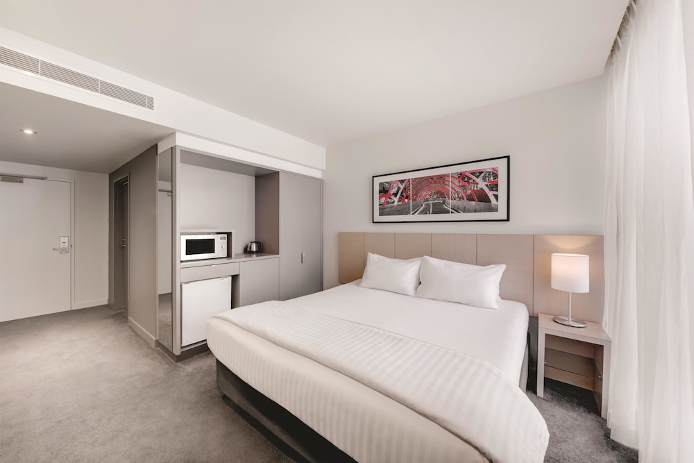 Accessible Room - King or Twin - Photo 3