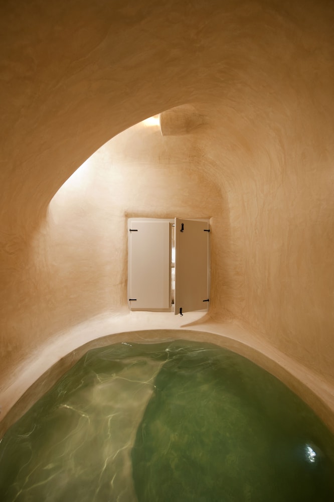Kapari Honeymoon Suite with Indoor Hot tub, Private Terrace & Caldera View - Photo 8