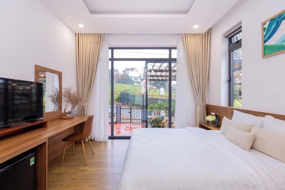 Standard Double Room, Hill View