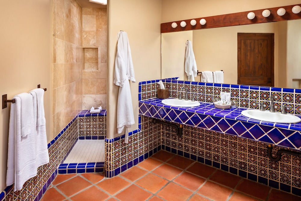 Room, 1 King Bed (Hacienda Room) - Photo 2