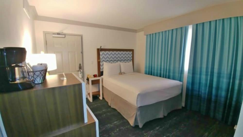 Standard Room, 1 Queen Bed - Photo 4