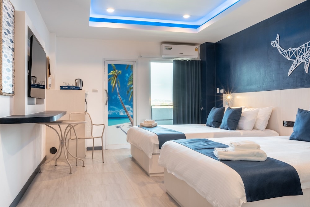 Premier Twin Room - Photo 3