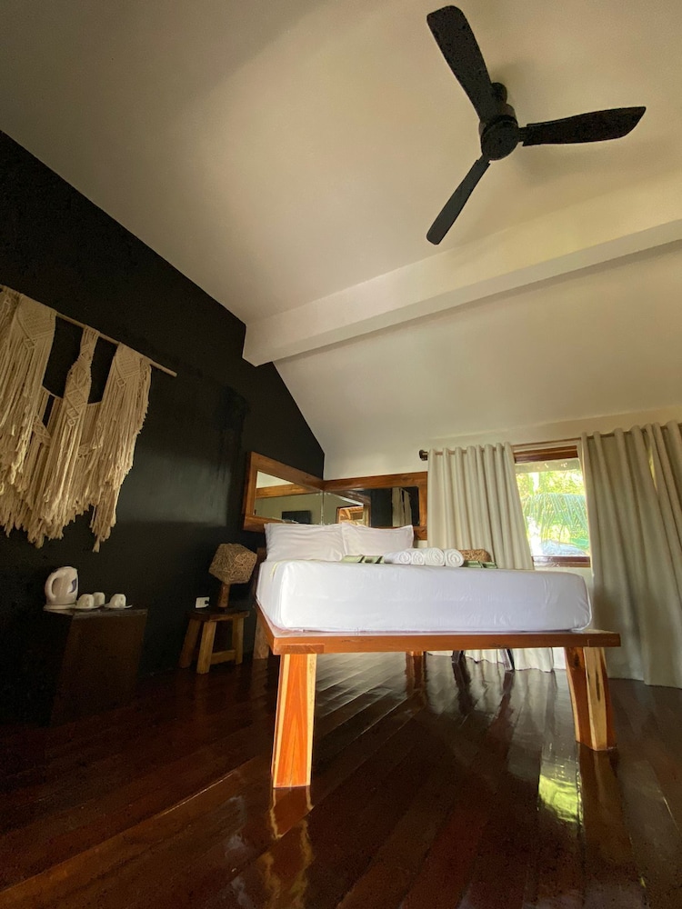 Standard Family Room - Photo 6