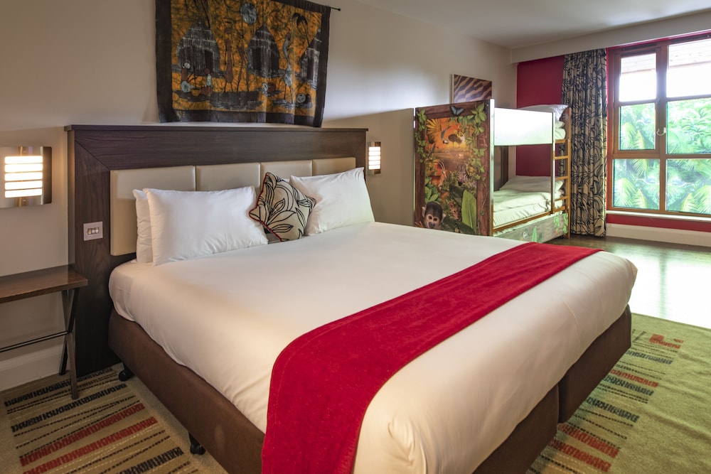 Safari King Family room with bunk beds