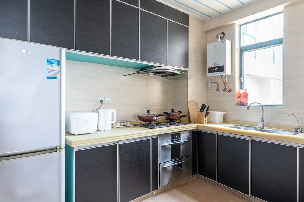 Basic Apartment, 4 Bedrooms, Non Smoking photo 3