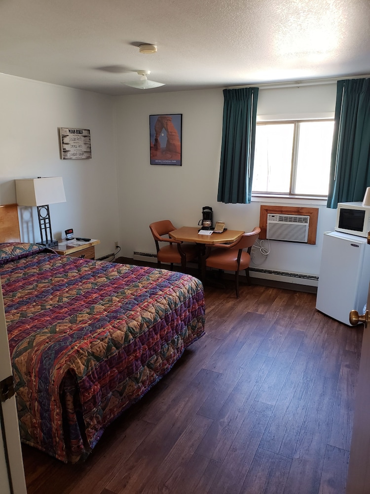 Standard Room, 1 Queen Bed, Non Smoking photo 2