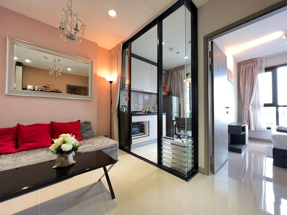 Comfort Apartment, 1 Bedroom, Kitchen, City View photo 3
