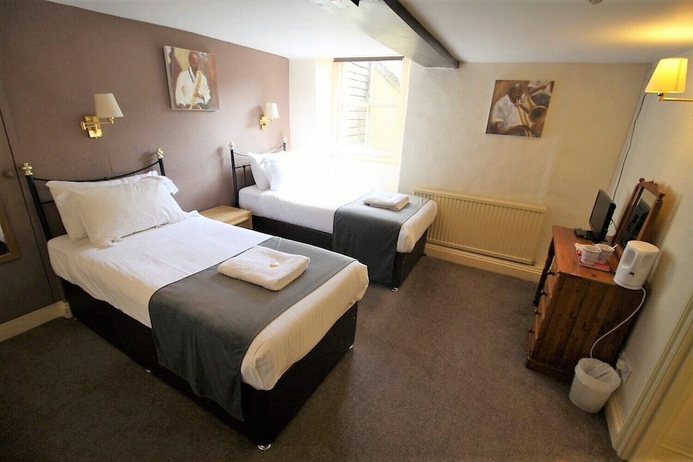 Standard Twin Room, Ensuite photo 1