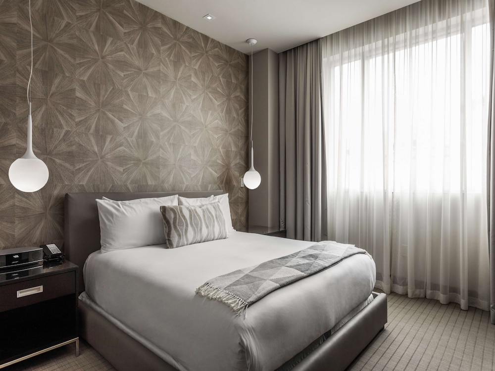 Suite, 1 King Bed (Contemporary Collection) - Photo 2