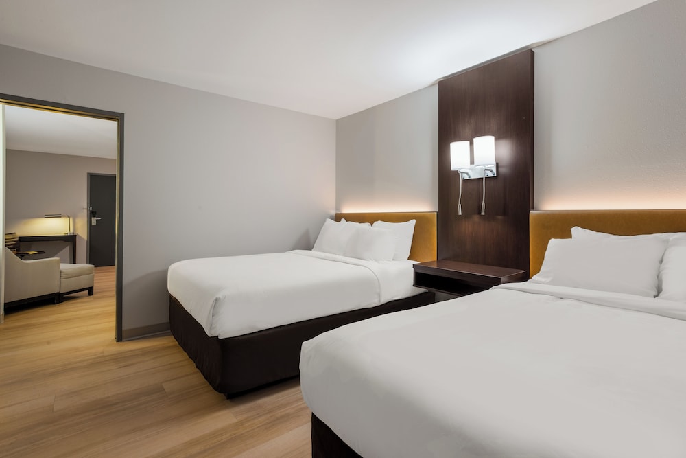 Standard Room, 2 Queen Beds, Non Smoking