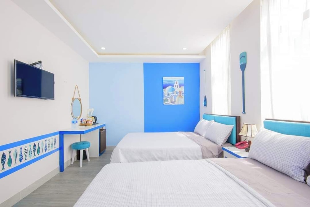 Superior Quadruple Room, City View