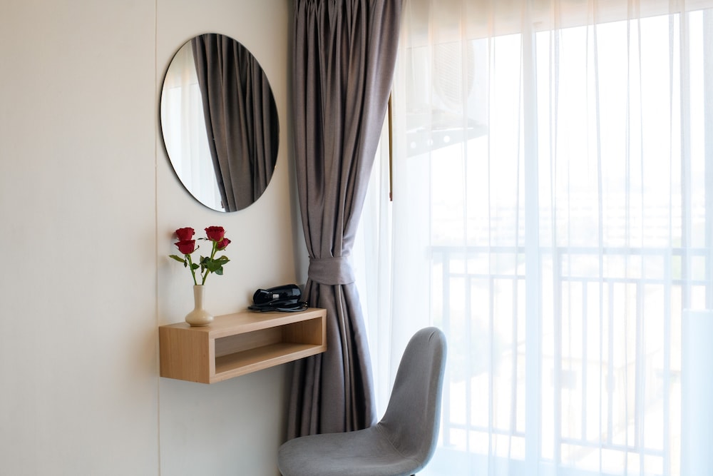 Deluxe Double Room - Photo 12