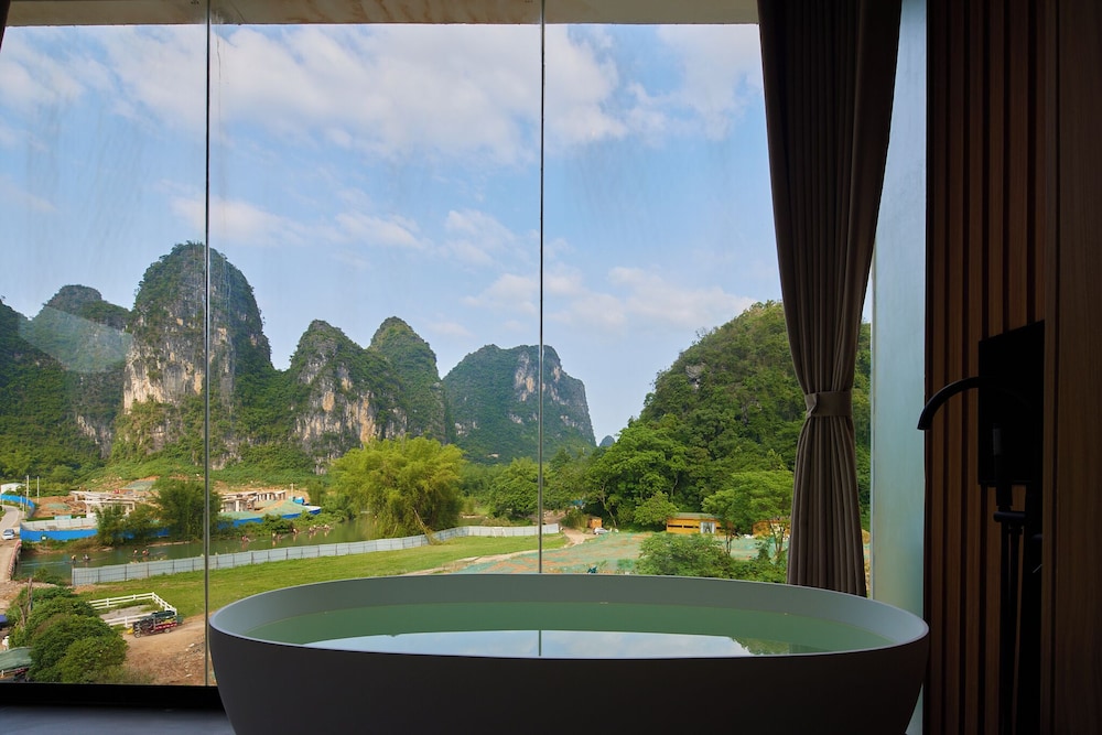 Luxury Suite, River View photo 2