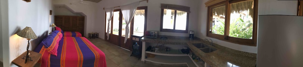 Classic Bungalow, Ocean View (Master) photo 2