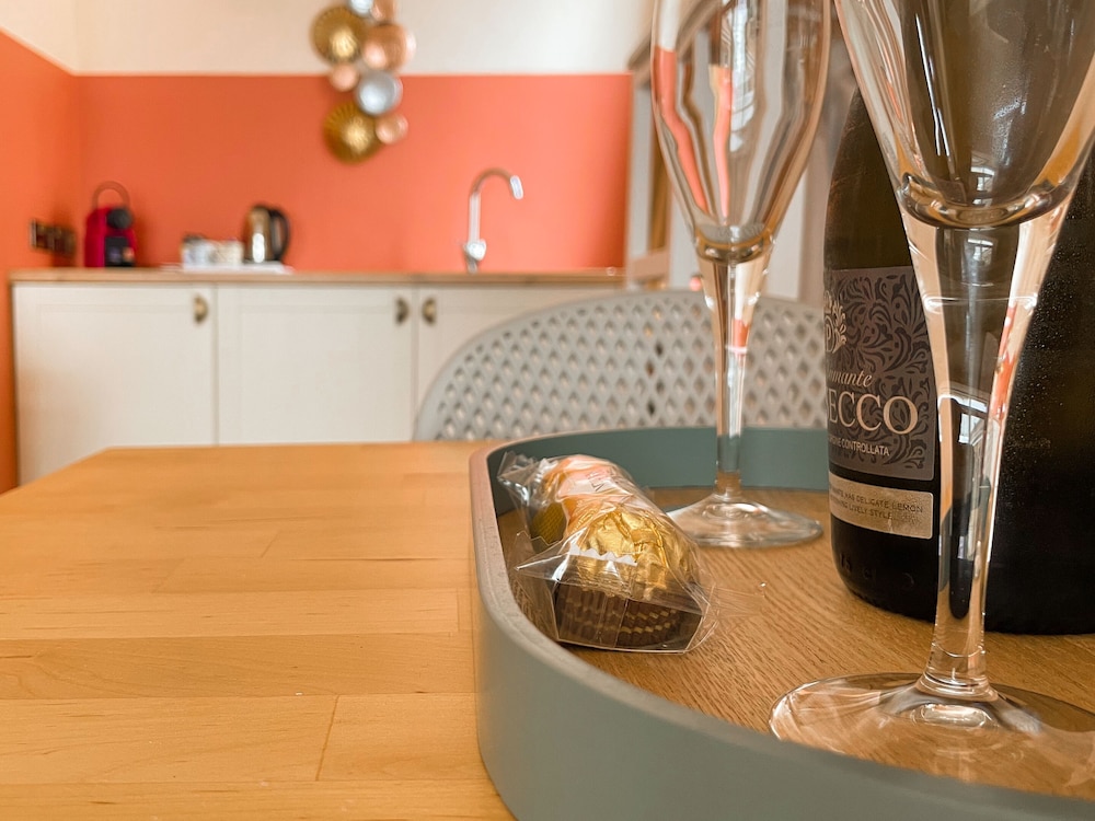 Standard Suite, Ensuite photo 3