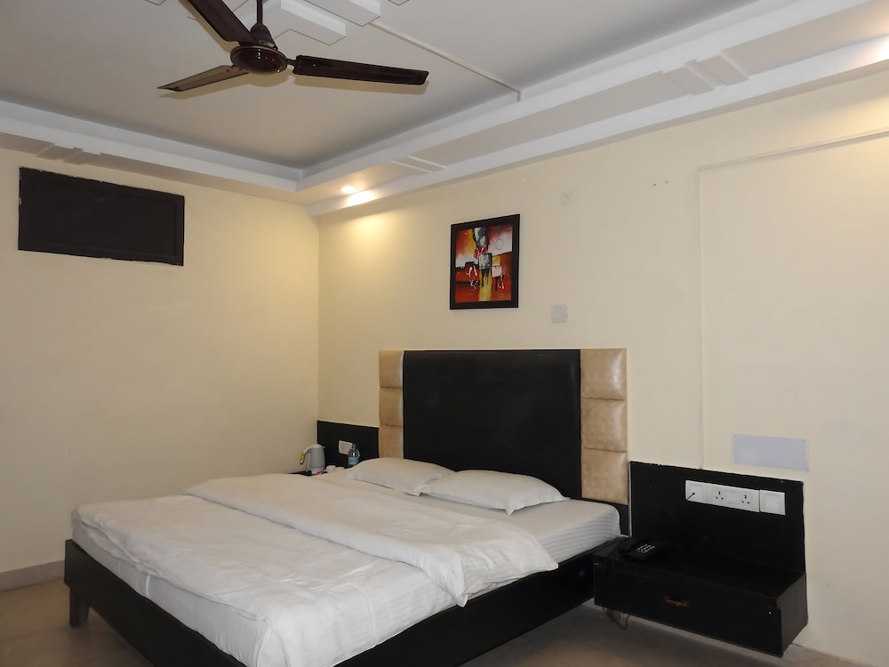 Semi Deluxe room - Photo 12