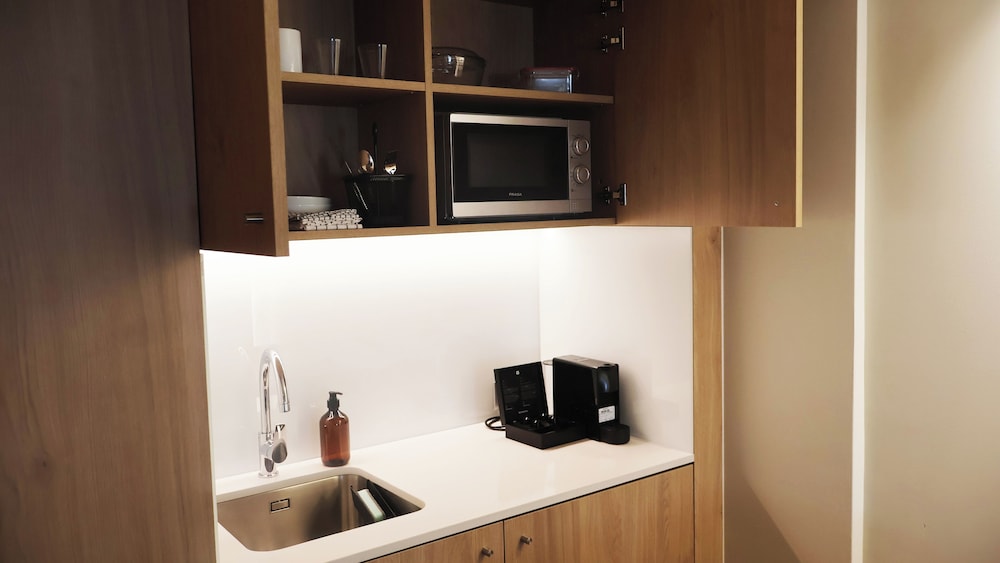 Suite - Photo 5