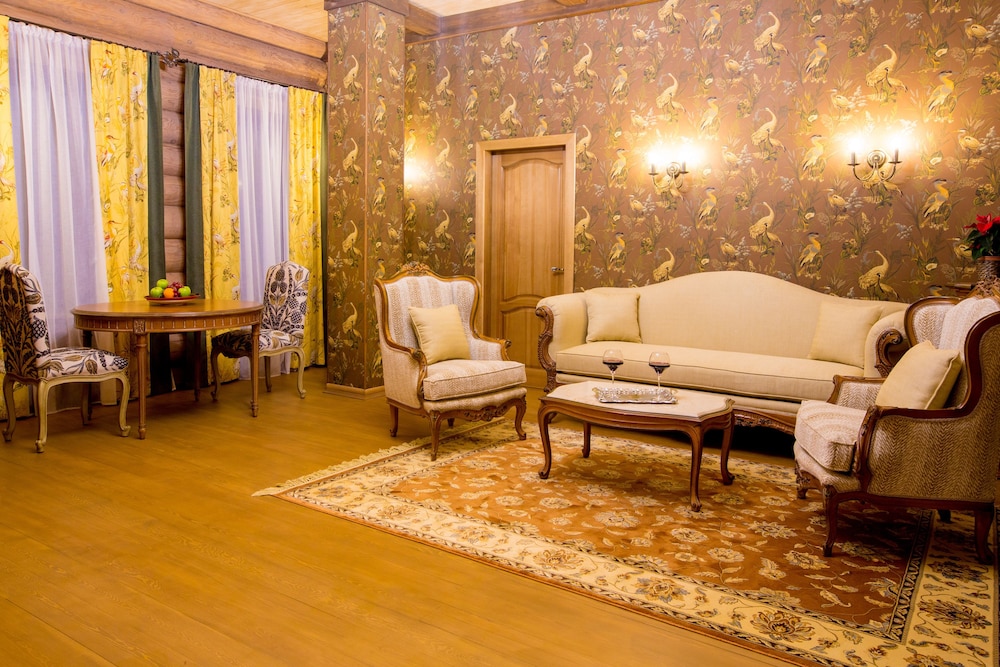 Suite, 1 King Bed photo 2