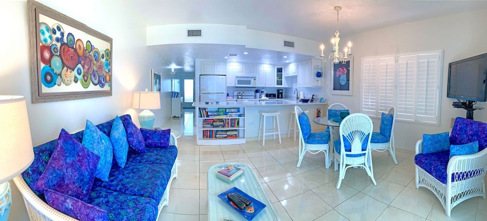 Deluxe Villa, 1 Bedroom, Oceanfront photo 3