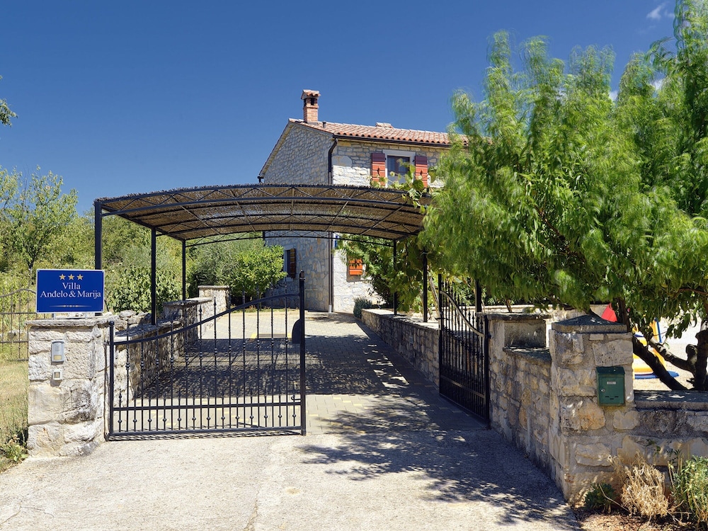 House photo 2
