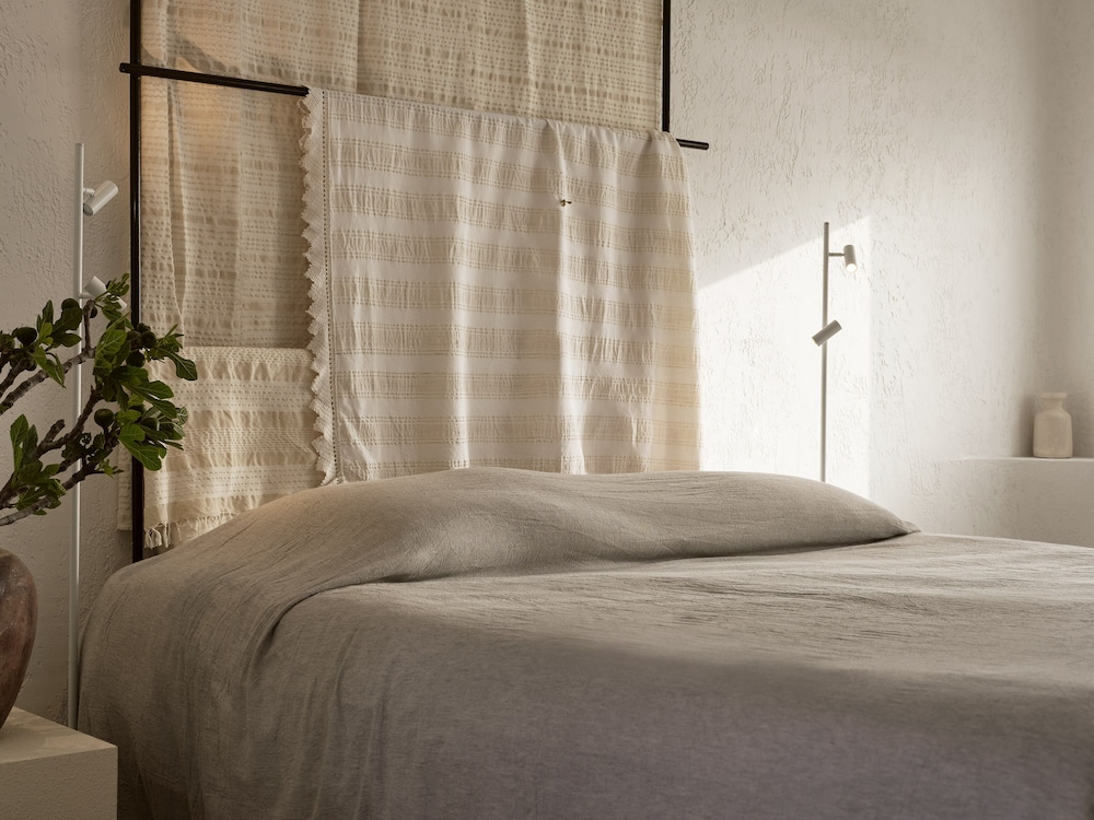 Deluxe Sunset & Sea View Suite