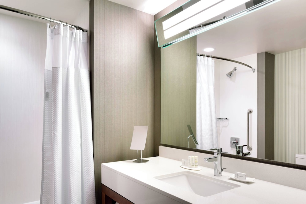 King Room - Hearing Accessible
