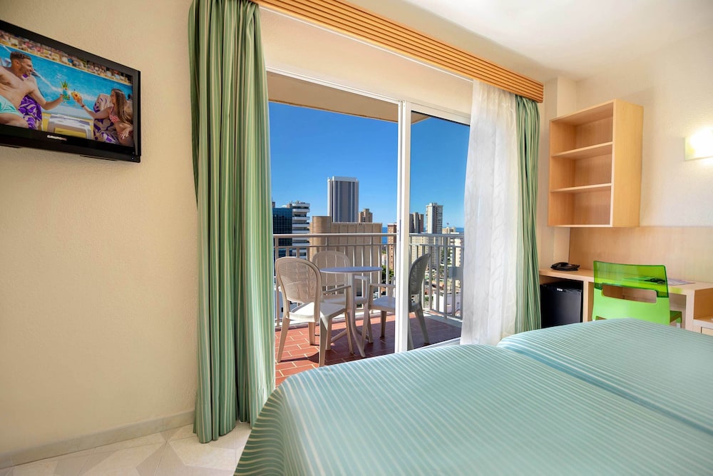 Superior Double Room, Balcony, City View (2 Adults + 1 Child) photo 3