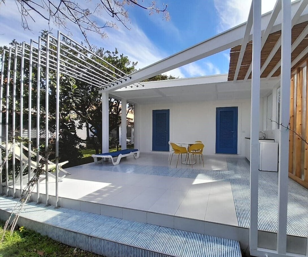 Apartment with large porch on the ground floor photo 2