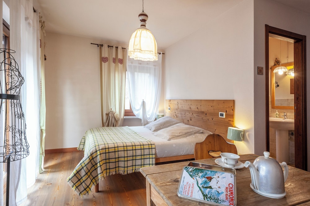 Family Townhome, 6 Bedrooms photo 1