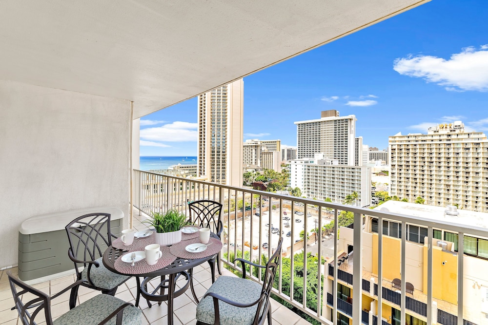 Pacific Monarch - 1 BR - Ocean & City Views: Design Apartment, 1 Bedroom, Balcony, Partial Sea View (0037) photo