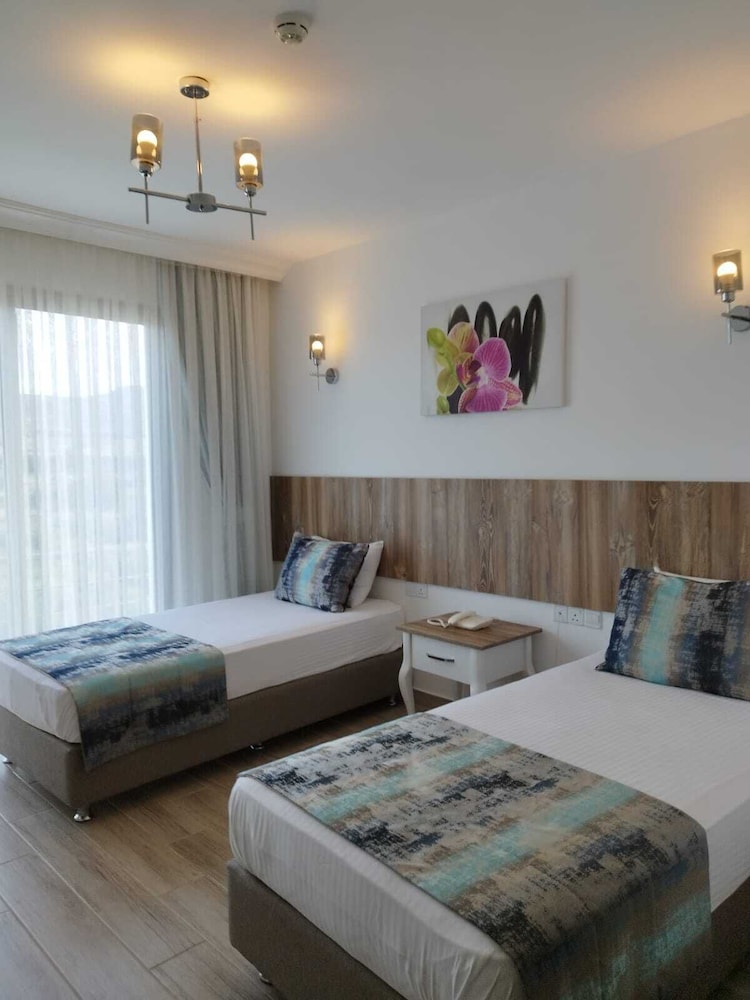 Standard Twin Room, Sea View