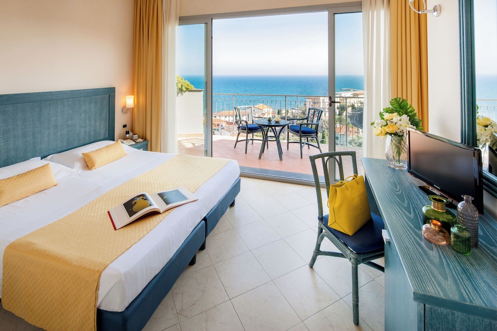 Classic Double Room, Sea View photo 2
