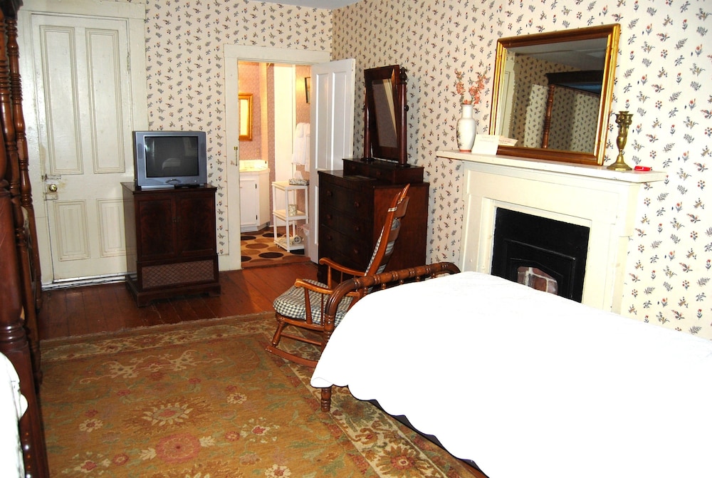 Deluxe Double Room, Multiple Beds (Clarissa) photo 3